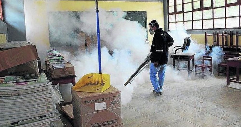 Fumigación de aula escolar